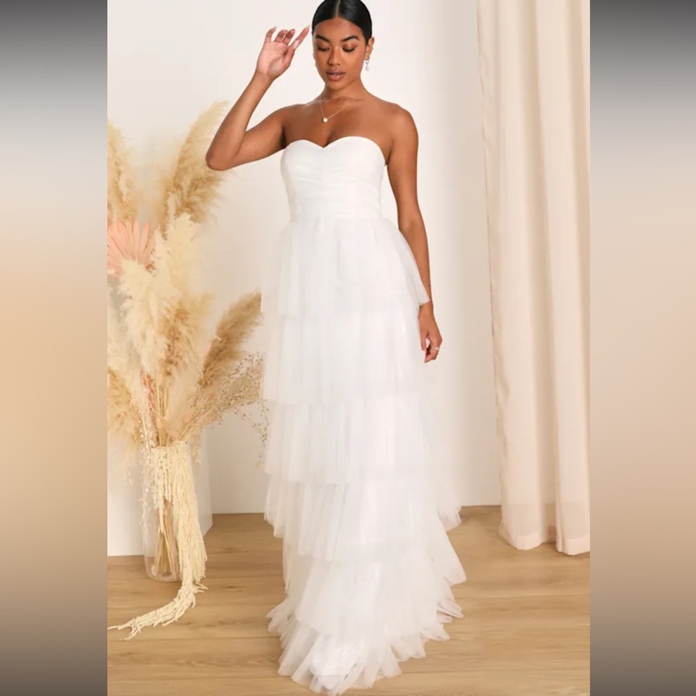 Phenomenal Passion White Tulle Pleated Strapless Maxi Dress Medium